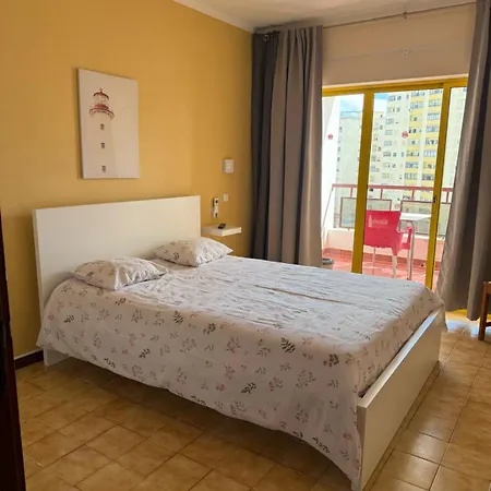 Apartment Da Rocha 2 *